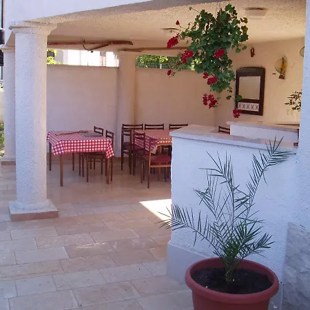 Apartman Za 3 Osobe * Medulin